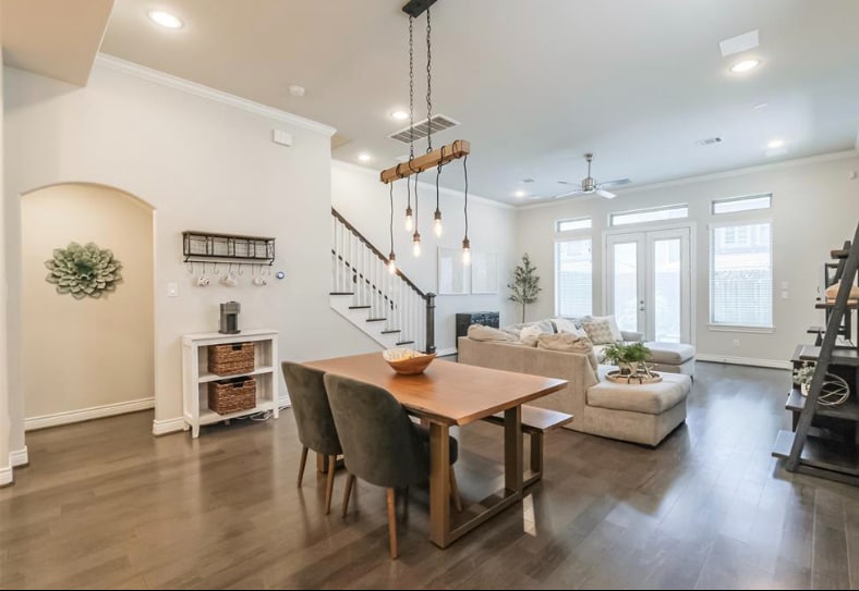 Building Photo - 1521 Nashua St