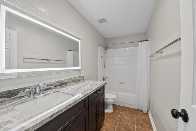 Building Photo - 15506 Fir Woods Ln