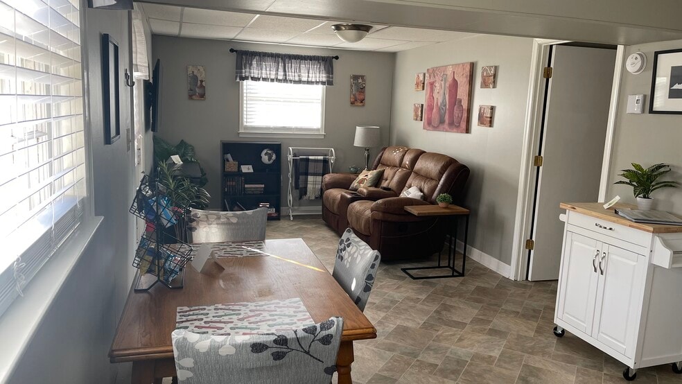 Building Photo - 220 Pearson Dr