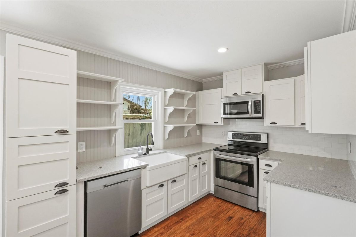 Building Photo - 1637 Dell Oak Dr