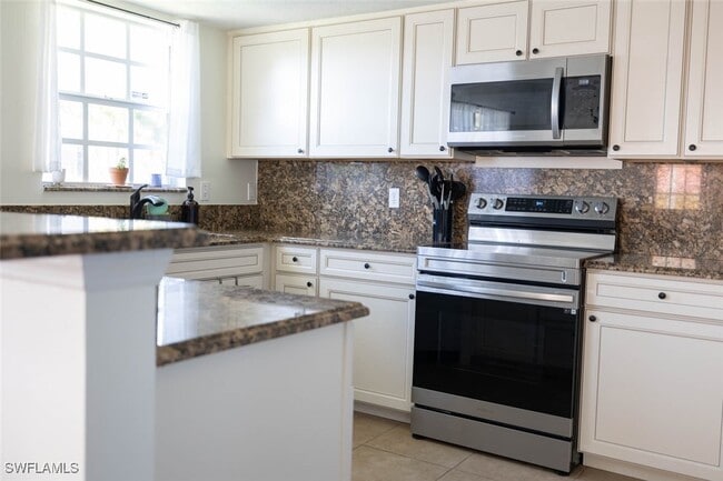 Building Photo - 207 SE 22nd St