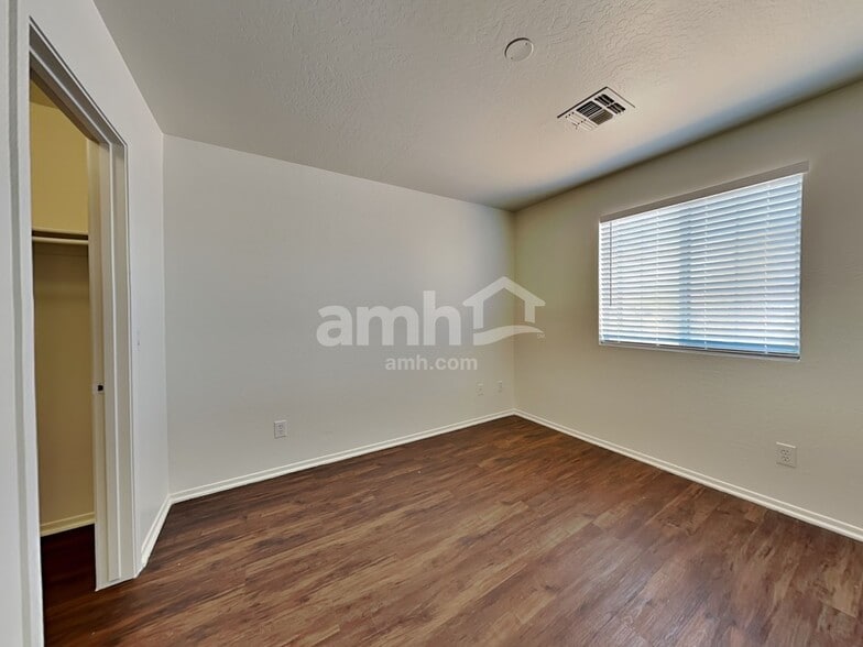 Building Photo - 22377 W Solano Dr