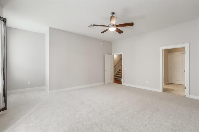 Building Photo - 2520 Bluebonnet Ln