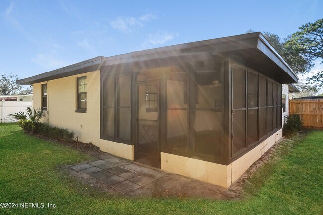Building Photo - 11251 Andrea Dr