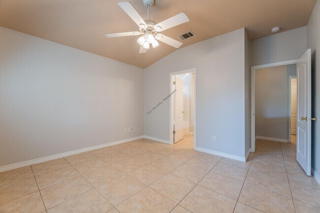 Building Photo - "Charming 3-Bedroom Home with 2 Full Baths in Pflugerville's Heart - 1315 Sq Ft of Comfort!"