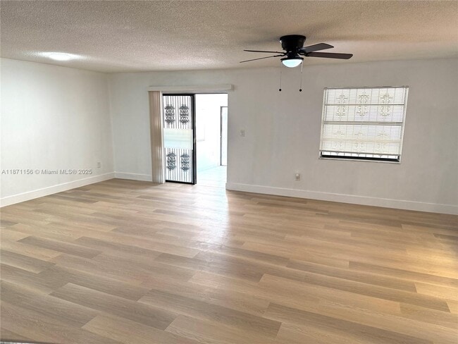 Building Photo - 2732 W 54th St