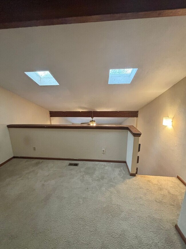 Building Photo - Charming 1 Bedroom 1 Bathroom with a loft!
