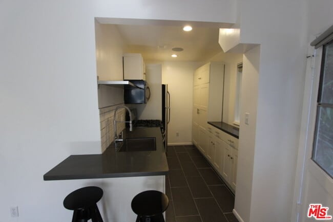 Building Photo - 408 Pershing Dr