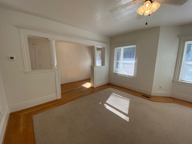 Building Photo - 2006003/85T