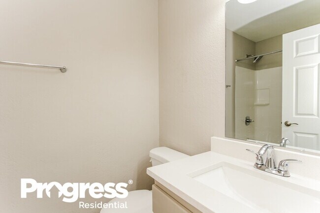 Building Photo - 6615 W Caribbean Ln