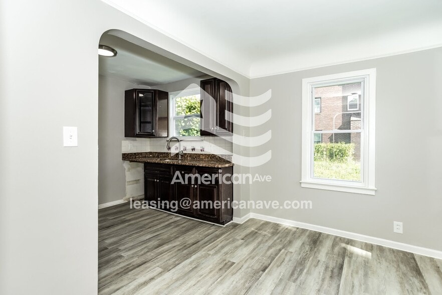 Building Photo - 4014 Somerset Ave