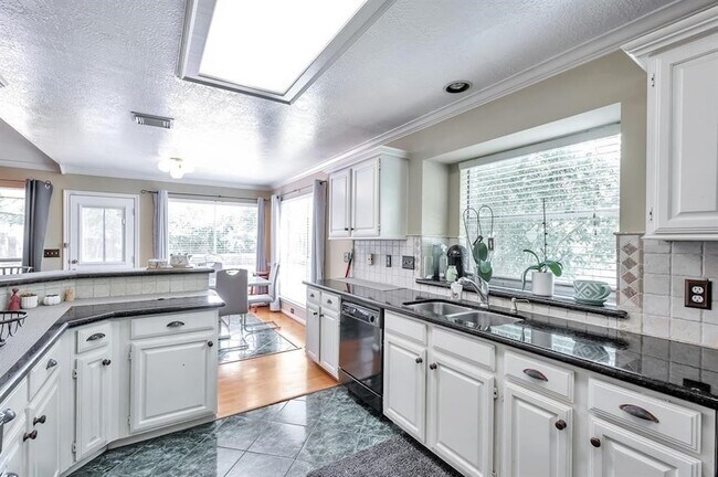 Building Photo - 6303 Carissa Ct