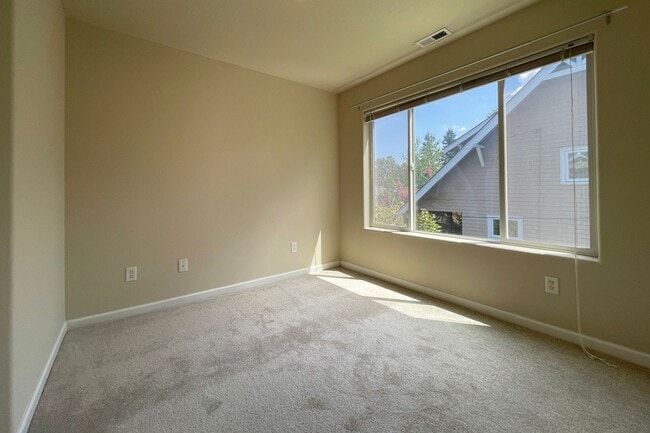 Building Photo - Lovely Concordia Home with Washer/Dryer, A...