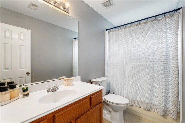 Building Photo - 8719 Silver Lure Dr