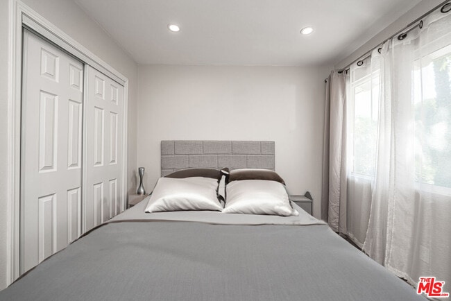 Building Photo - 29846 Grandifloras Rd