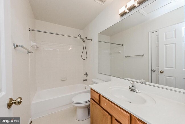 Building Photo - 8373 Millwood Dr