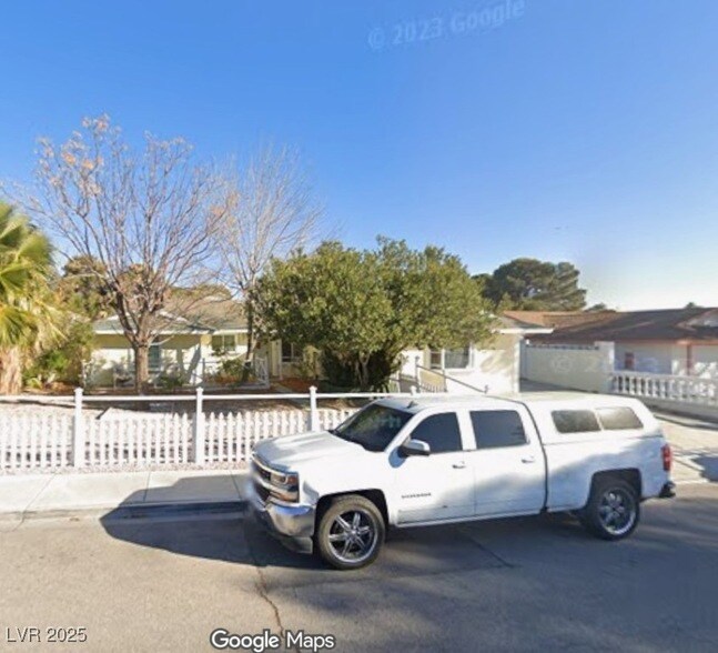 Primary Photo - 5248 Rambling Rd