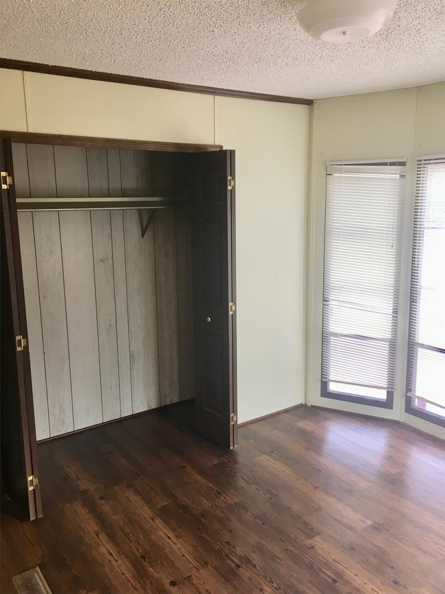 Building Photo - 807 Edgemont Ave