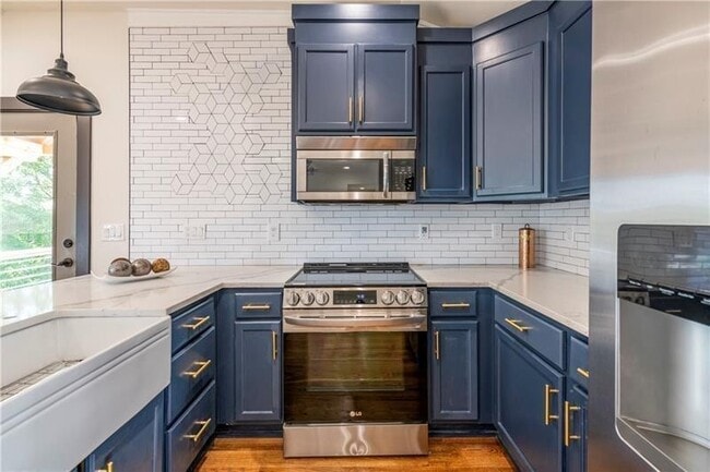 Building Photo - 767 Terry St SE