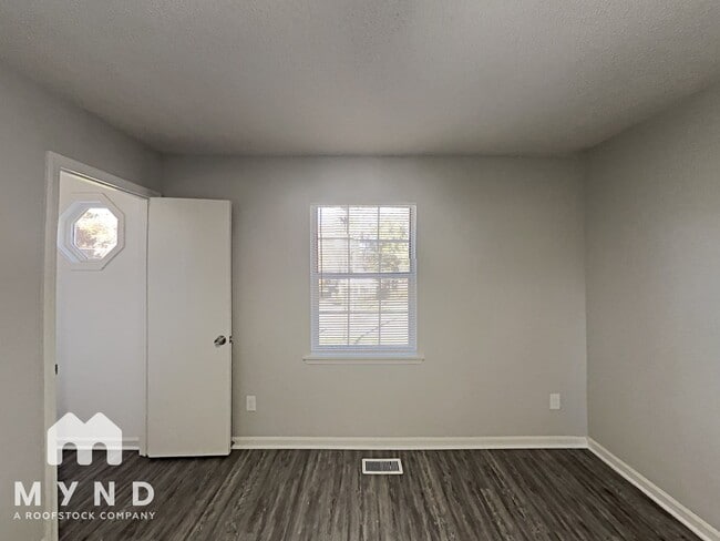 Building Photo - 915 Horton Rd