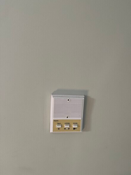 Intercom - 6504 N Washtenaw Ave