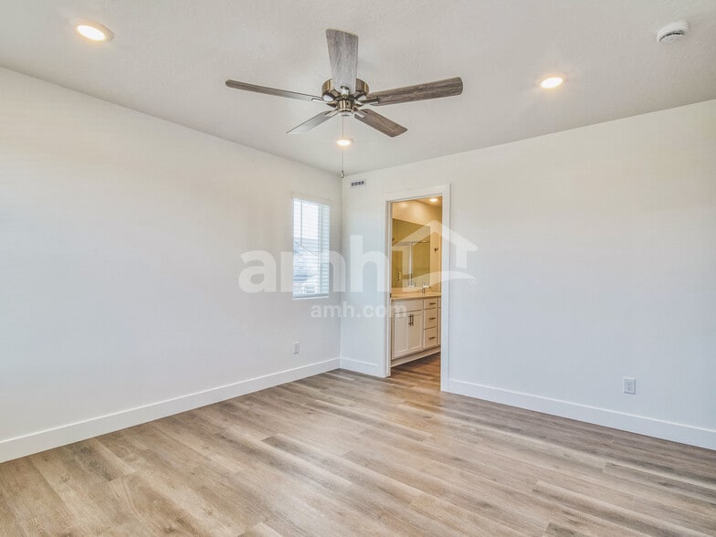 Building Photo - 7703 Castleton Ln