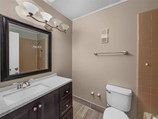 Building Photo - 2517 Bering Dr