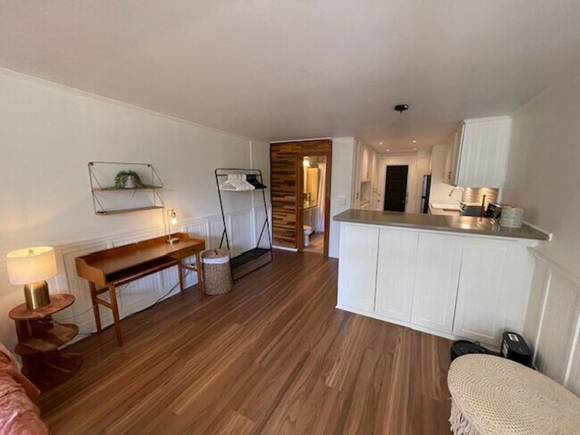 Building Photo - Furnished Upgraded Makiki Studio - ALL Utilities Included!!