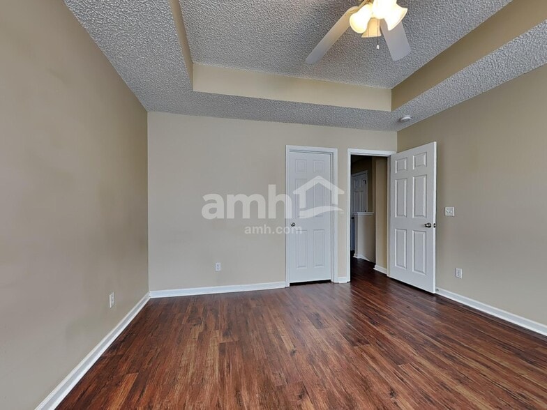 Building Photo - 620 College Park Cir