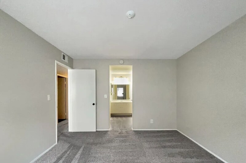 Building Photo - 1215 Sarabande Ln
