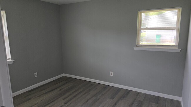 Building Photo - 212 Eagon Ave