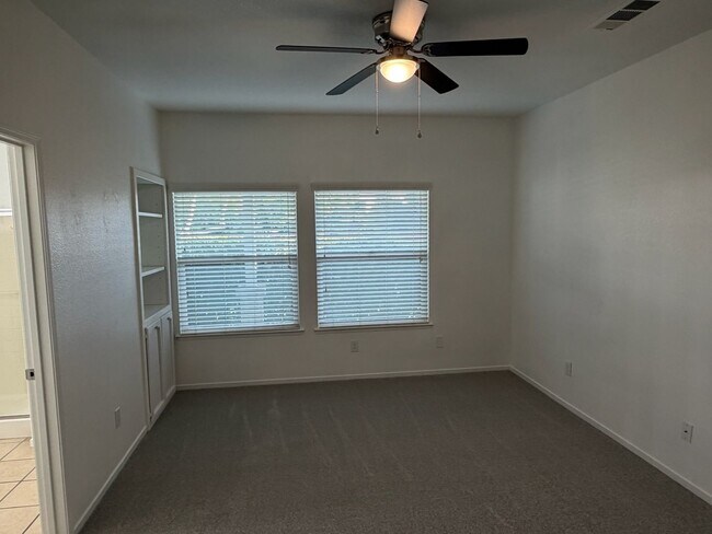 Building Photo - 1339 Vine St