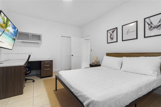 Building Photo - 301 86th St