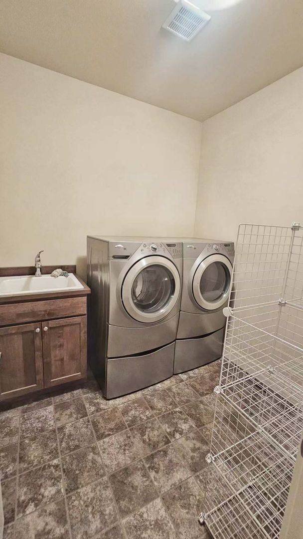 Building Photo - Beautiful 5 Bed 3.5 Bath Home in Redmond Ridge, Redmond.