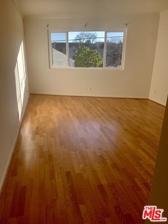 Building Photo - 1097 S Bedford Dr