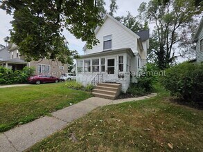 Building Photo - 817 Egleston Ave