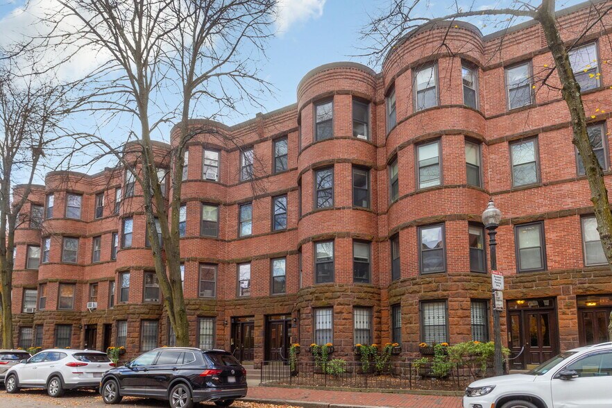 Building Photo - 17 Follen St