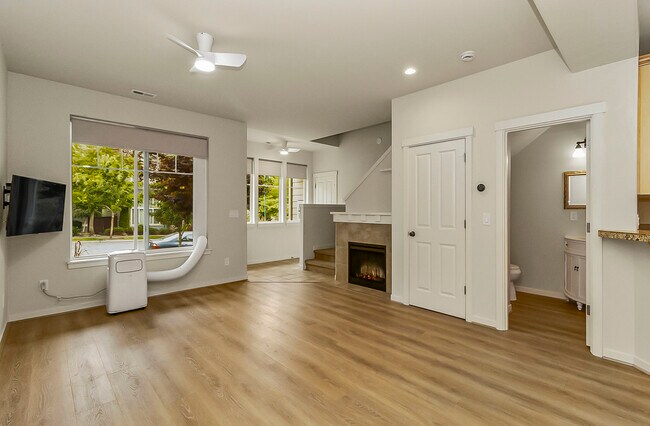Building Photo - 14810 9th Dr SE