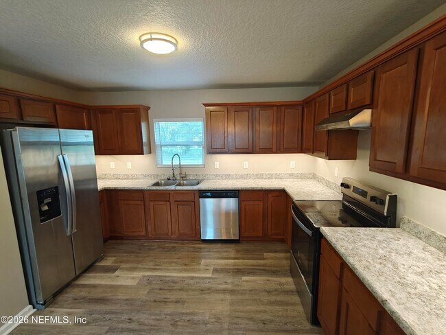 Building Photo - 8153 Thrasher Ave