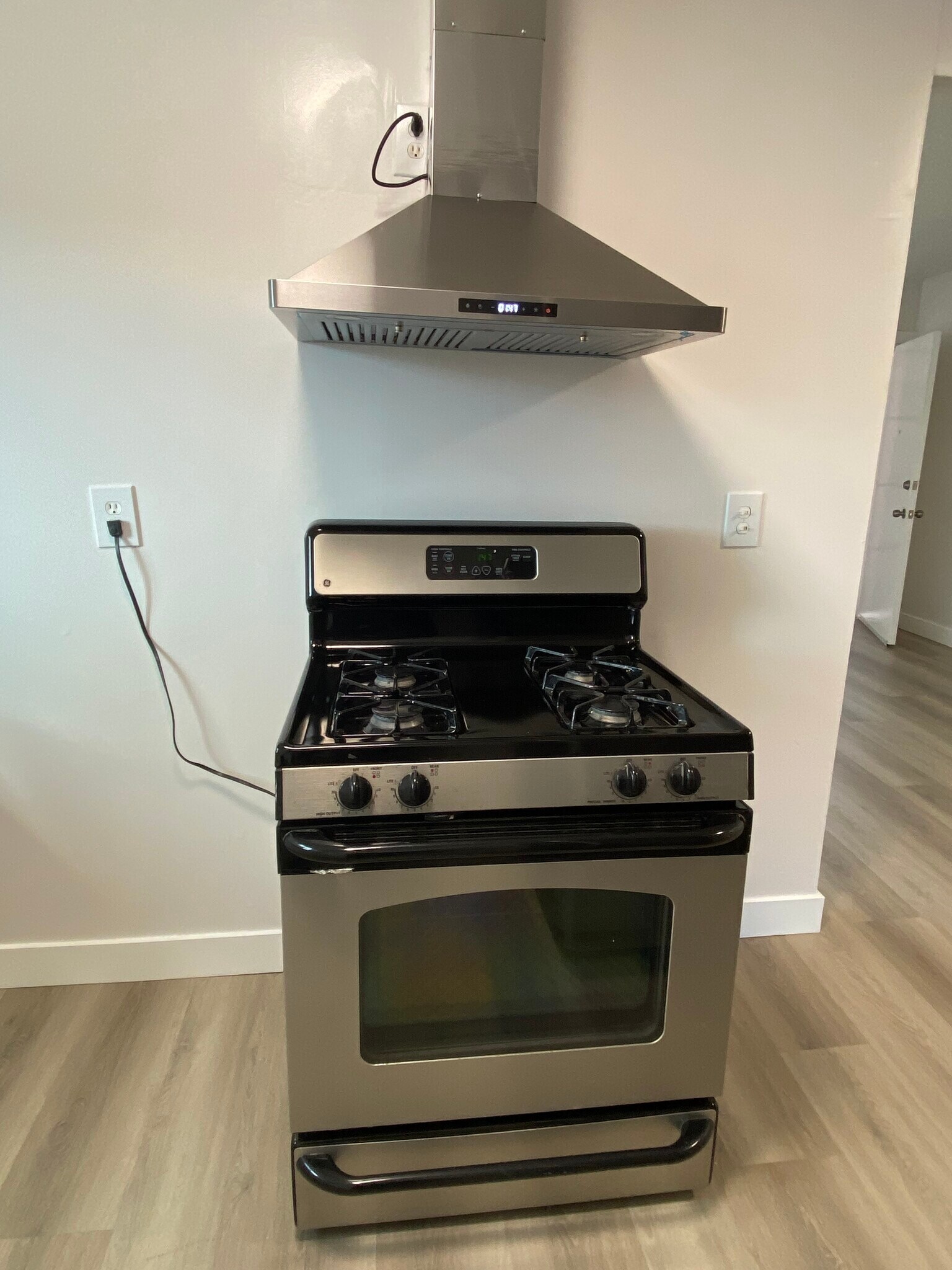 Building Photo - 1515 E 20th St