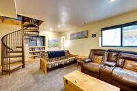 Building Photo - 619 N Corona St