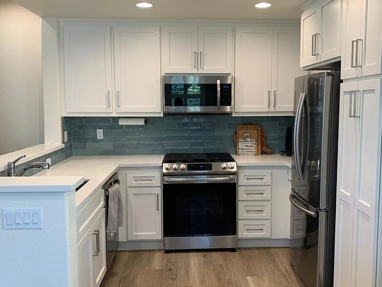 Building Photo - 822 Bay Leaf Dr