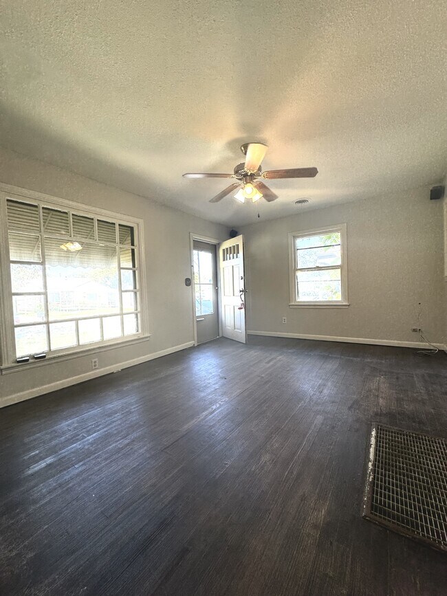 Building Photo - 1911 S Roosevelt St