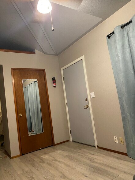 Front door/Closet door. - 415 10th St