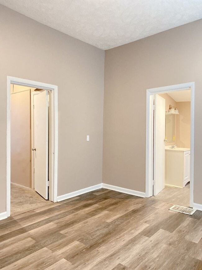 Building Photo - ZIGZAG, LLC:[TRAN][ZIGZAC][KT][CAG] 1942 S 16 ST