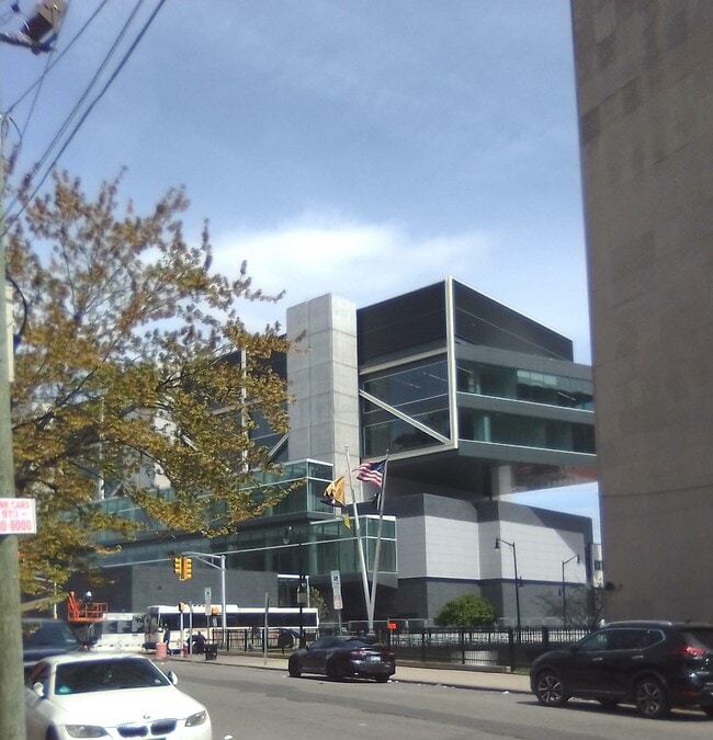 Building Photo - 637 Newark Ave