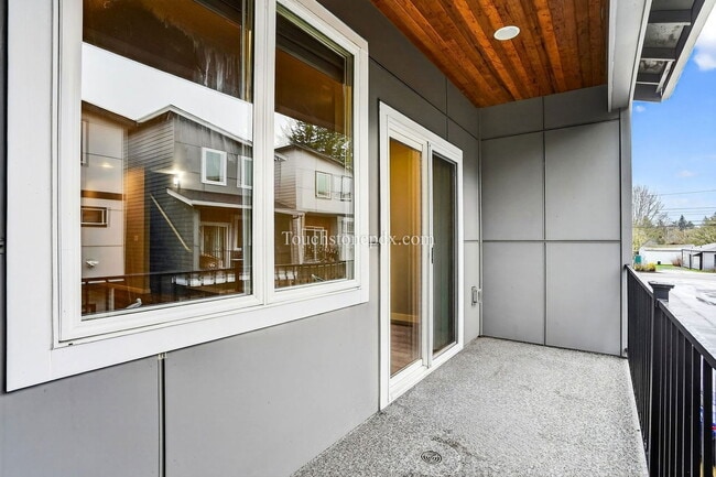 Building Photo - 3859 SE 92nd Ave