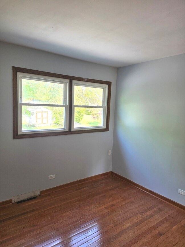 Building Photo - 1234 N Lyle Ave