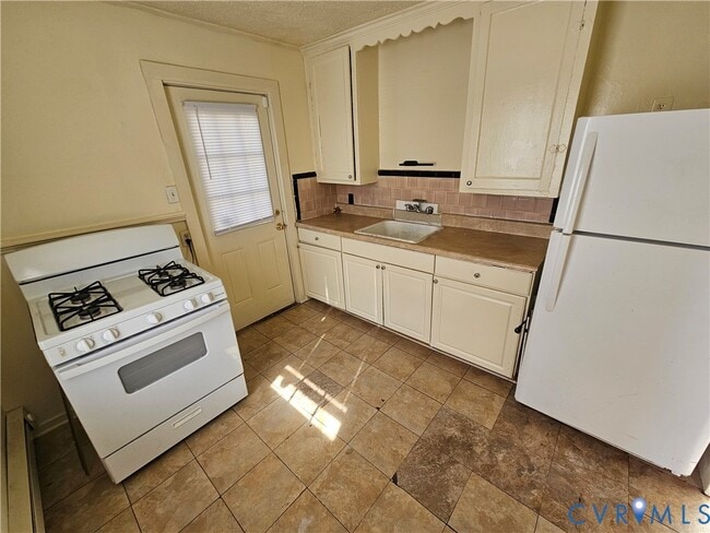 Building Photo - 1912 Chelsea St