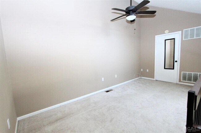 Building Photo - 604 Ravens Crest Dr